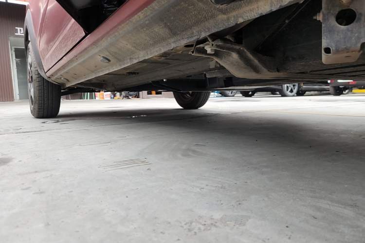Used Dongfeng NAMMI BOX 2022 Revised Light Wind Edition 201 km Standard Version Left Side Sill