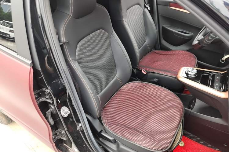 Used Dongfeng NAMMI BOX 2022 Revised Light Wind Edition 201 km Standard Version Right Front Seat