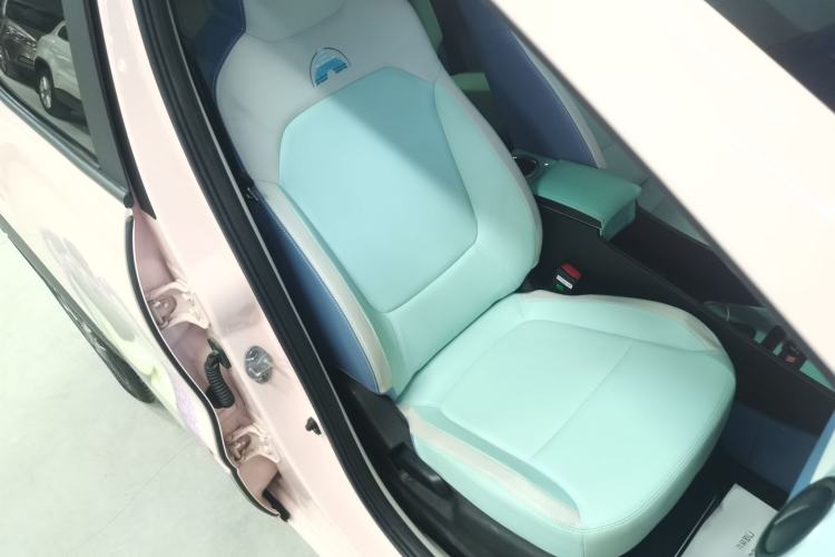 Used Dongfeng NAMMI BOX 2022 Chasing Wind Edition 331 km Standard Model Right Front Seat