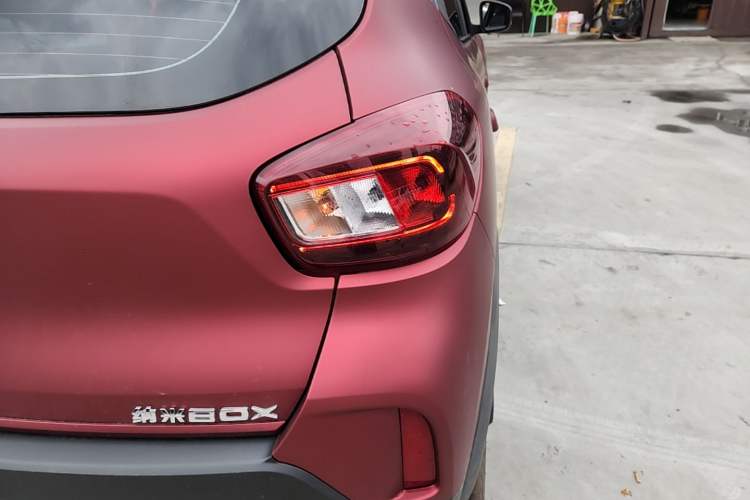 Used Dongfeng NAMMI BOX 2022 Revised Light Wind Edition 201 km Standard Version Right Rear Taillight