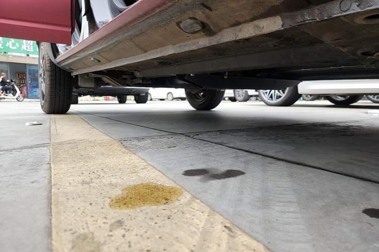 Used Dongfeng NAMMI BOX 2022 Revised Light Wind Edition 201 km Standard Version Right Side Sill