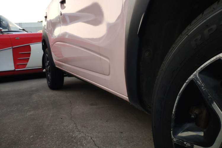 Used Dongfeng NAMMI BOX 2022 Light Wind Edition 201KM Lightning Model Right Side Sill