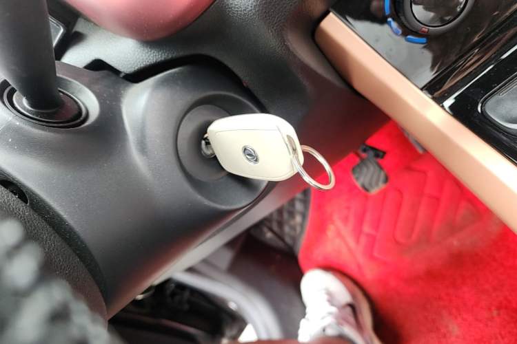 Used Dongfeng NAMMI BOX 2022 Revised Light Wind Edition 201 km Standard Version Vehicle Key