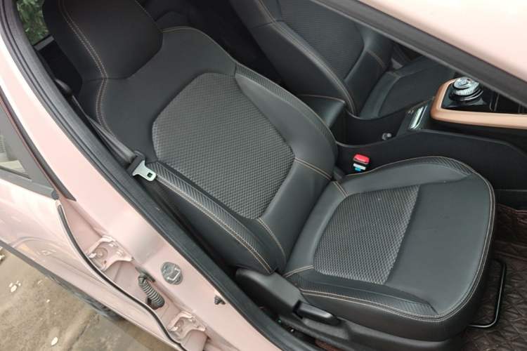 Used Dongfeng NAMMI BOX 2022 Chasing Wind Edition 331 km Standard Model Right Front Seat