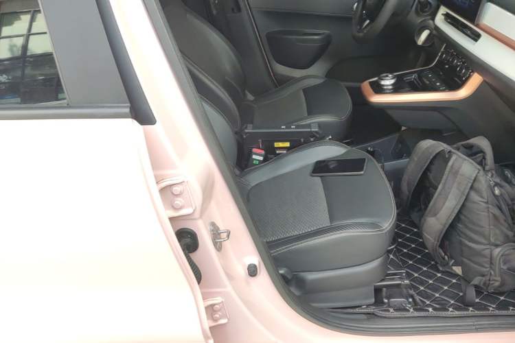Used Dongfeng NAMMI BOX 2022 Light Wind Edition 201KM Advanced Model Right Front Seat