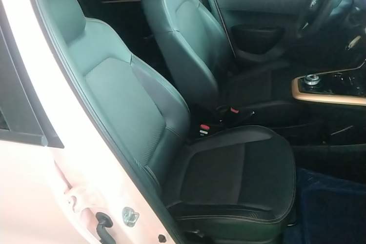 Used Dongfeng NAMMI BOX 2022 Chasing Wind Edition 331KM Advanced Model Right Front Seat