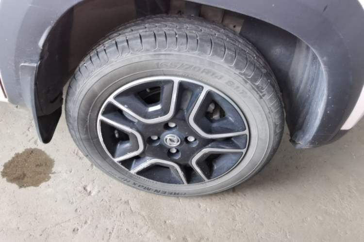 Used Dongfeng NAMMI BOX 2022 Light Wind Edition 201KM Advanced Model Right Front Wheel Hub