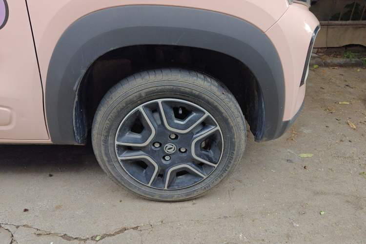 Used Dongfeng NAMMI BOX 2022 Revised Light Wind Edition 201 km Standard Version Right Front Wheel Hub