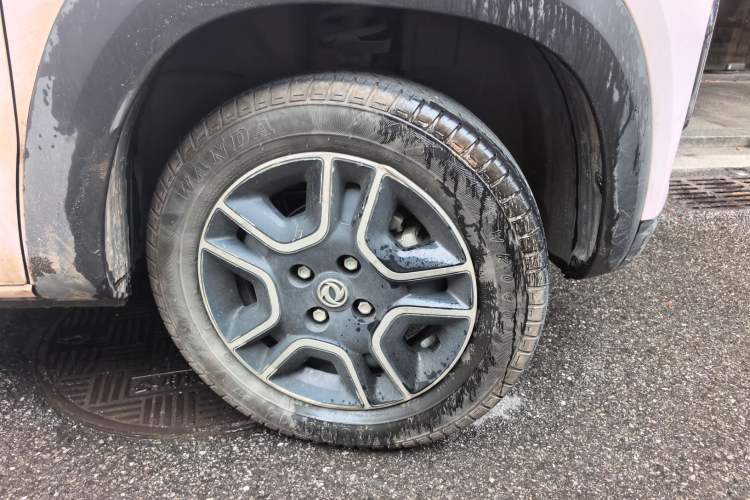 Used Dongfeng NAMMI BOX 2022 Light Wind Edition 201KM Advanced Model Right Front Wheel Hub