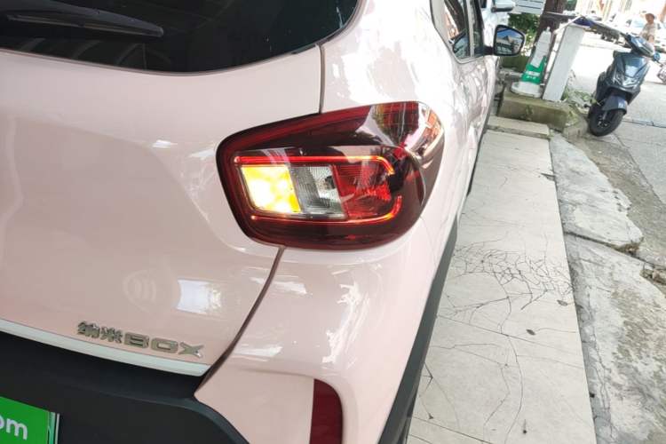 Used Dongfeng NAMMI BOX 2022 Light Wind Edition 201KM Advanced Model Right Rear Taillight