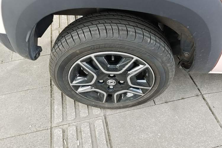 Used Dongfeng NAMMI BOX 2022 Chasing Wind Edition 331 km Standard Model Right Rear Wheel Hub