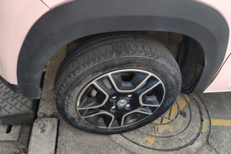 Used Dongfeng NAMMI BOX 2022 Light Wind Edition 201KM Lightning Model Right Rear Wheel Hub