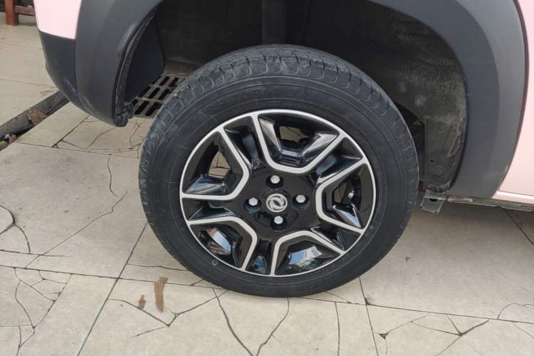 Used Dongfeng NAMMI BOX 2022 Light Wind Edition 201KM Advanced Model Right Rear Wheel Hub