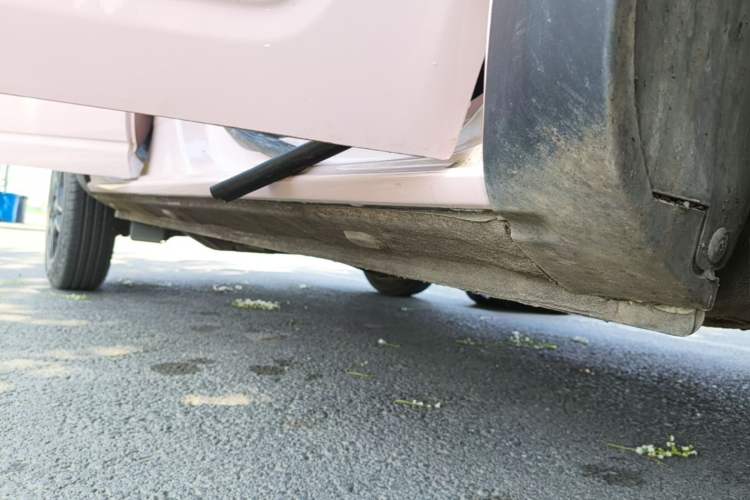 Used Dongfeng NAMMI BOX 2022 Revised Light Wind Edition 201 km Standard Version Right Side Sill