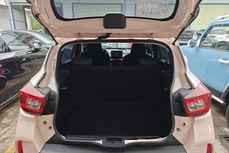 Used Dongfeng NAMMI BOX 2022 Chasing Wind Edition 331 km Standard Model Trunk