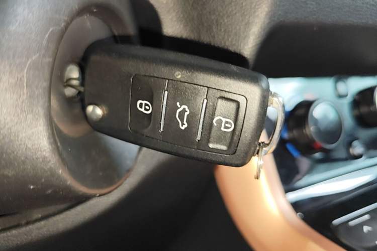 Used Dongfeng NAMMI BOX 2022 Revised Light Wind Edition 201 km Standard Version Vehicle Key