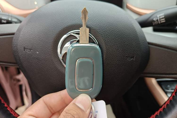 Used Dongfeng NAMMI BOX 2022 Chasing Wind Edition 331 km Standard Model Vehicle Key