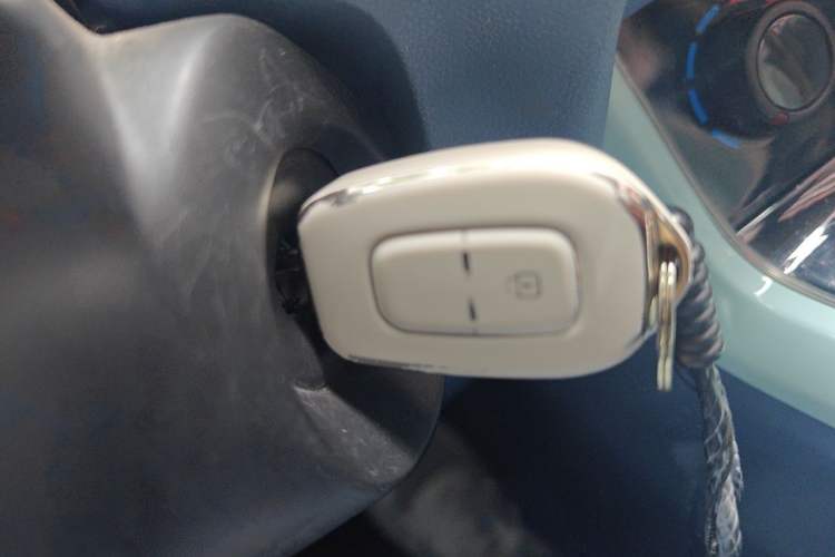 Used Dongfeng NAMMI BOX 2022 Revised Light Wind Edition 201 km Standard Version Vehicle Key