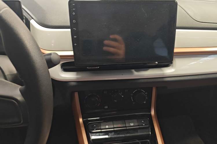 Used Dongfeng NAMMI BOX 2022 Revised Light Wind Edition 201 km Standard Version Audio And AC Panel