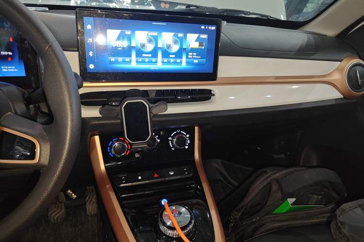 Used Dongfeng NAMMI BOX 2022 Chasing Wind Edition 331KM Advanced Model Audio And AC Panel
