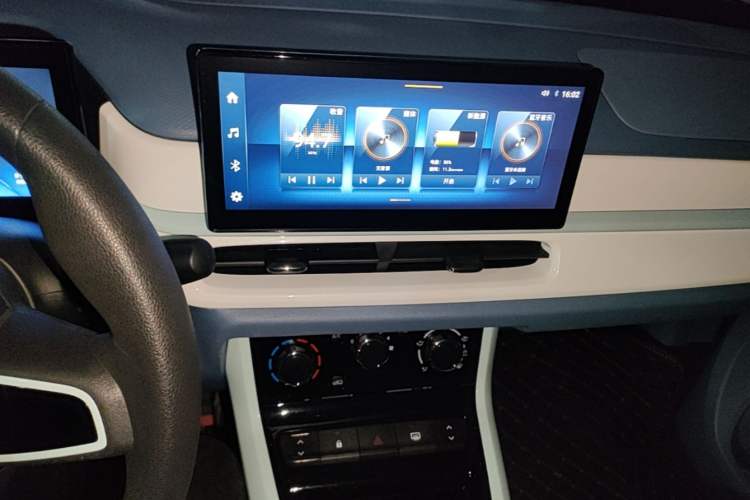 Used Dongfeng NAMMI BOX 2022 Chasing Wind Edition 331KM Advanced Model Audio And AC Panel