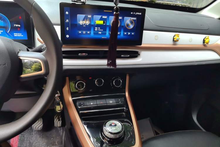 Used Dongfeng NAMMI BOX 2022 Chasing Wind Edition 331KM Advanced Model Audio And AC Panel