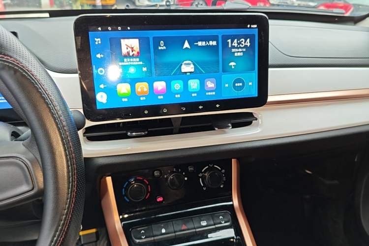 Used Dongfeng NAMMI BOX 2022 Revised Light Wind Edition 201 km Standard Version Audio And AC Panel