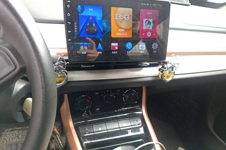 Used Dongfeng NAMMI BOX 2022 Revised Light Wind Edition 201 km Standard Version Audio And AC Panel