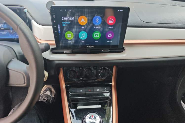 Used Dongfeng NAMMI BOX 2022 Revised Light Wind Edition 201 km Standard Version Audio And AC Panel
