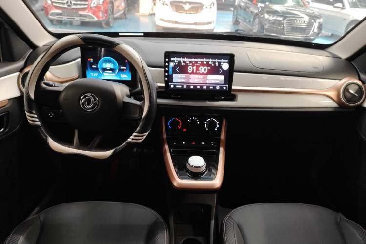 Used Dongfeng NAMMI BOX 2022 Champion Edition Light Wind Version 201KM Standard Model Audio And AC Panel