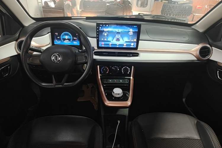 Used Dongfeng NAMMI BOX 2022 Champion Edition Light Wind Version 201KM Standard Model Audio And AC Panel