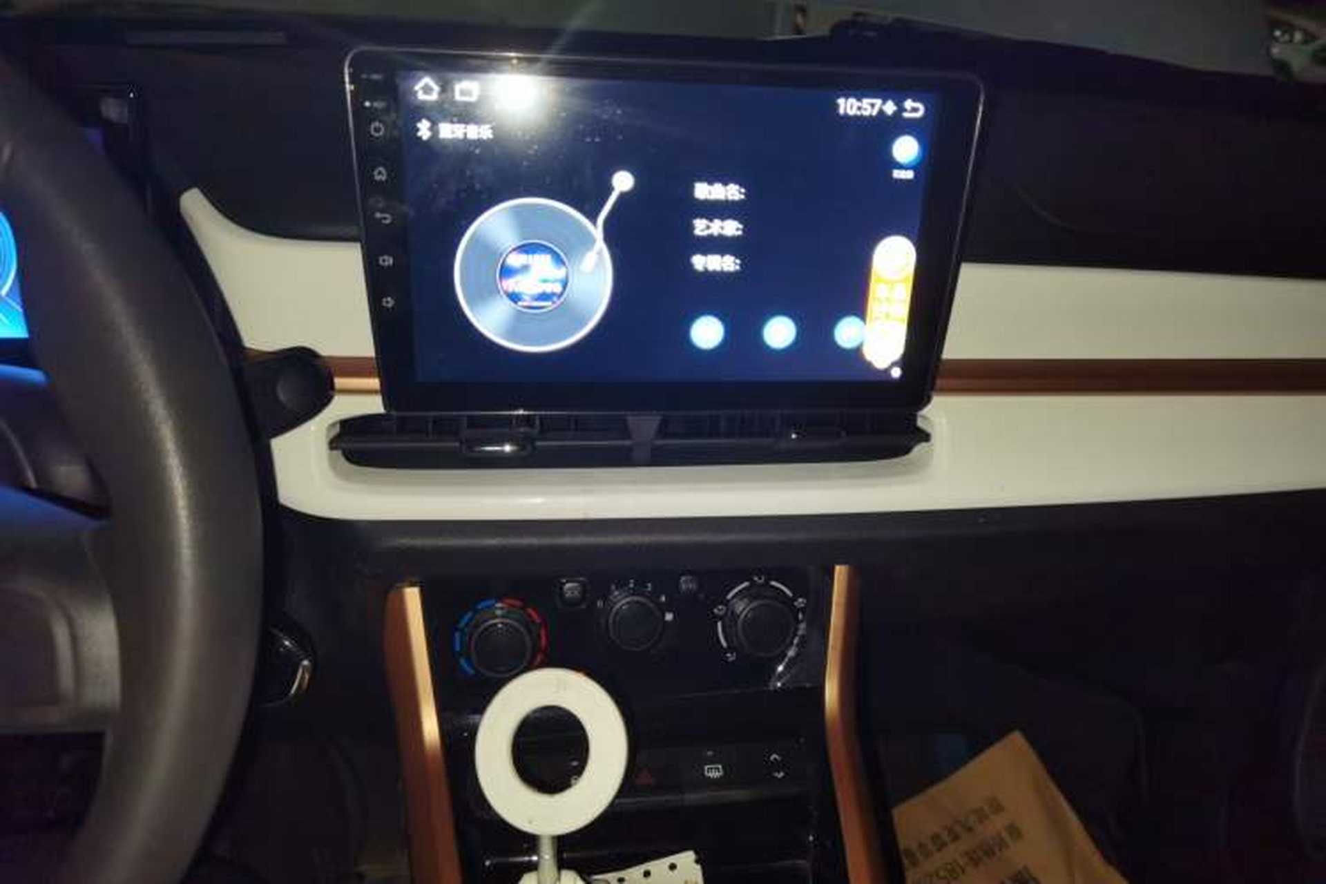 Used Dongfeng NAMMI BOX 2022 Revised Light Wind Edition 201 km Standard Version Audio And AC Panel