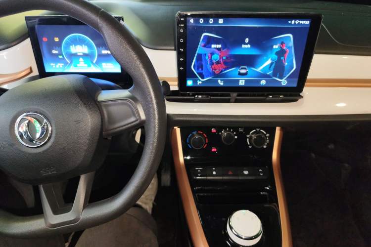 Used Dongfeng NAMMI BOX 2022 Revised Light Wind Edition 201 km Standard Version Audio And AC Panel