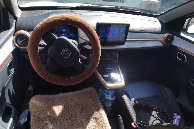 Used Dongfeng NAMMI BOX 2022 Chasing Wind Edition 331 km Standard Model Center Console