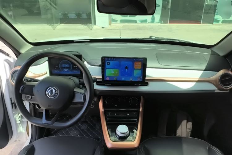 Used Dongfeng NAMMI BOX 2022 Revised Light Wind Edition 201 km Standard Version Center Console