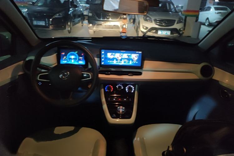 Used Dongfeng NAMMI BOX 2022 Chasing Wind Edition 331KM Advanced Model Center Console
