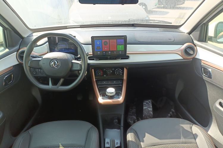 Used Dongfeng NAMMI BOX 2022 Light Wind Edition 201KM Lightning Model Center Console