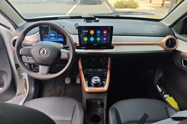 Used Dongfeng NAMMI BOX 2022 Revised Light Wind Edition 201 km Standard Version Center Console