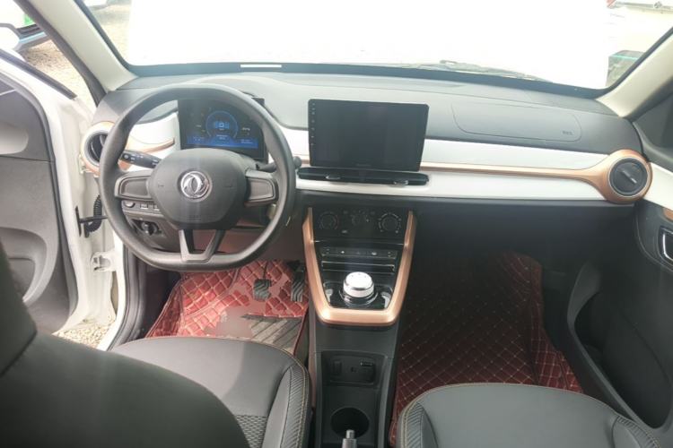 Used Dongfeng NAMMI BOX 2022 Revised Light Wind Edition 201 km Standard Version Center Console