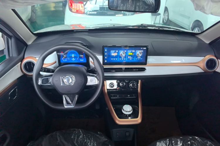 Used Dongfeng NAMMI BOX 2022 Chasing Wind Edition 331 km Standard Model Center Console