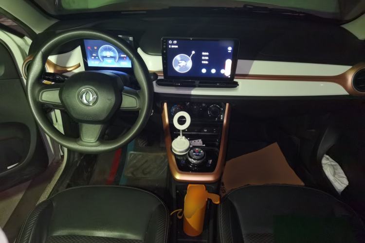 Used Dongfeng NAMMI BOX 2022 Revised Light Wind Edition 201 km Standard Version Center Console