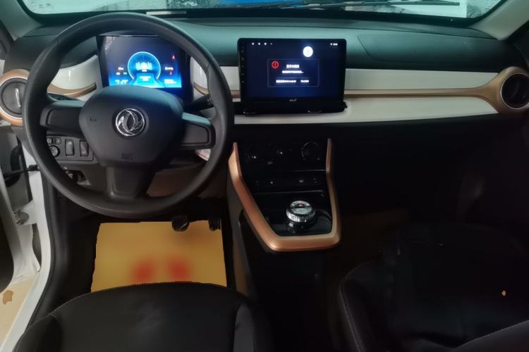 Used Dongfeng NAMMI BOX 2022 Revised Light Wind Edition 201 km Standard Version Center Console