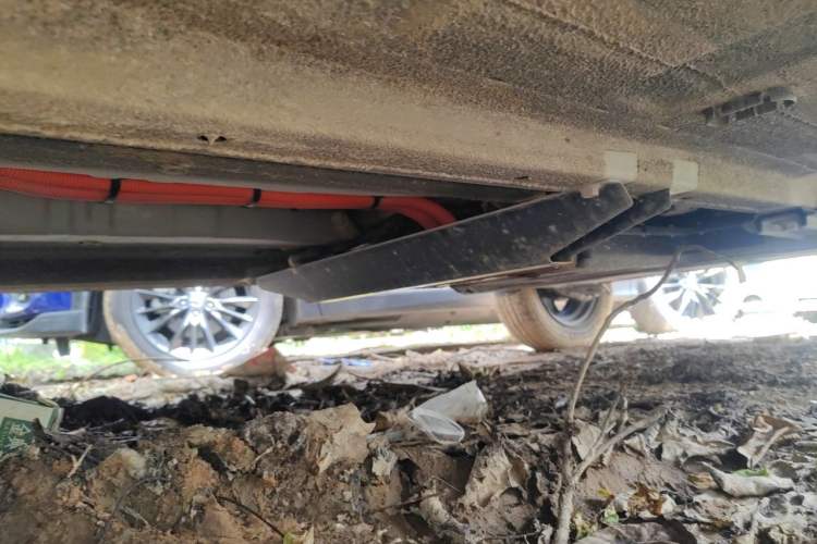 Used Dongfeng NAMMI BOX 2022 Revised Light Wind Edition 201 km Standard Version Chassis Front Left