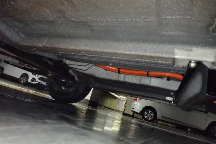 Used Dongfeng NAMMI BOX 2022 Revised Light Wind Edition 201 km Standard Version Chassis Front Left