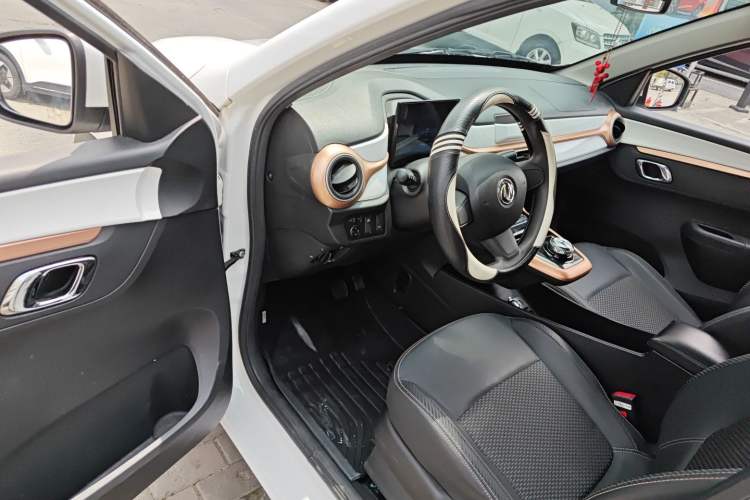 Used Dongfeng NAMMI BOX 2022 Revised Light Wind Edition 201 km Standard Version Driver Seat