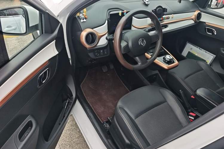 Used Dongfeng NAMMI BOX 2022 Revised Light Wind Edition 201 km Standard Version Driver Seat