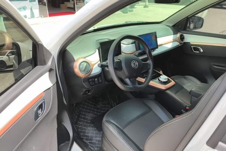 Used Dongfeng NAMMI BOX 2022 Revised Light Wind Edition 201 km Standard Version Driver Seat