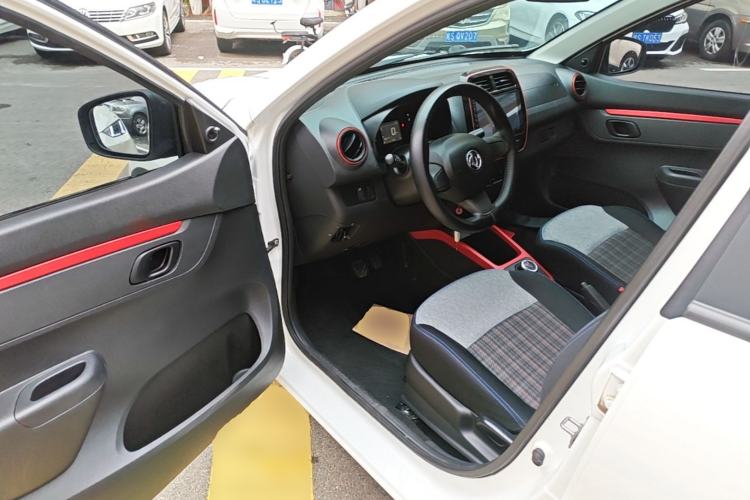 Used Dongfeng NAMMI BOX 2022 Chasing Wind Edition 331 km Standard Model Driver Seat