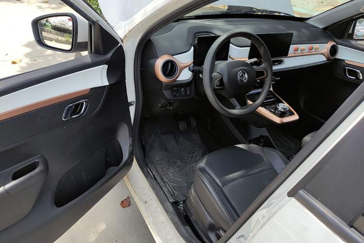 Used Dongfeng NAMMI BOX 2022 Chasing Wind Edition 331KM Advanced Model Driver Seat