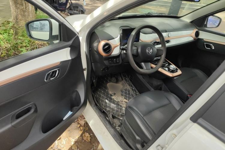 Used Dongfeng NAMMI BOX 2022 Revised Light Wind Edition 201 km Standard Version Driver Seat
